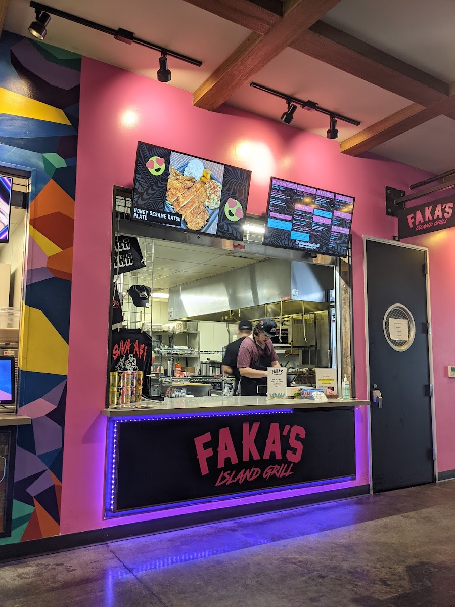 Faka's Island Grill